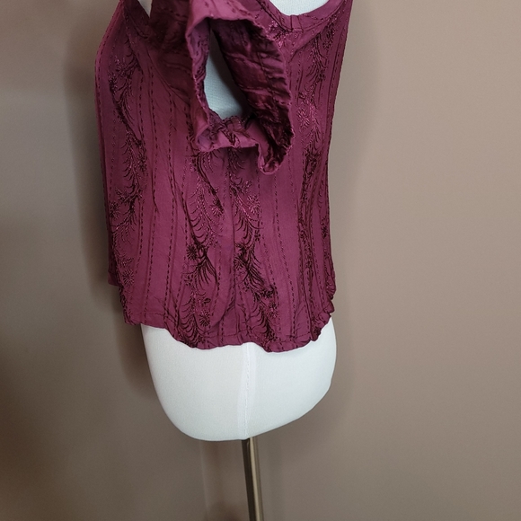 Kendall & Kylie Cold Shoulder Top - Small - Picture 8 of 9